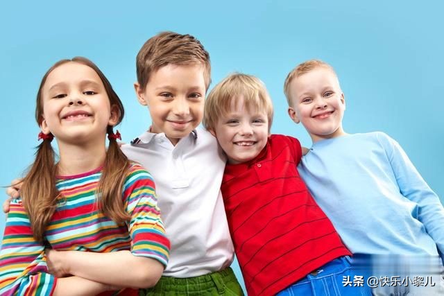 3岁男童鞠躬的照片火了！礼数的传承，便是最好的家教