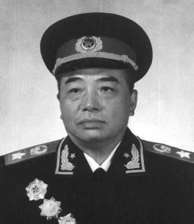 上将邓华有多厉害？完虐麦克阿瑟，彭德怀：不听邓华言吃亏在眼前