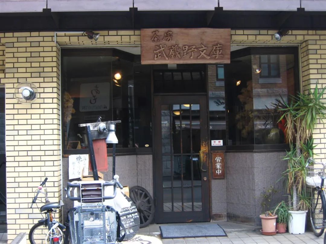 宸℃父鏃ユ湰,鏃ユ湰浜兘宸℃父