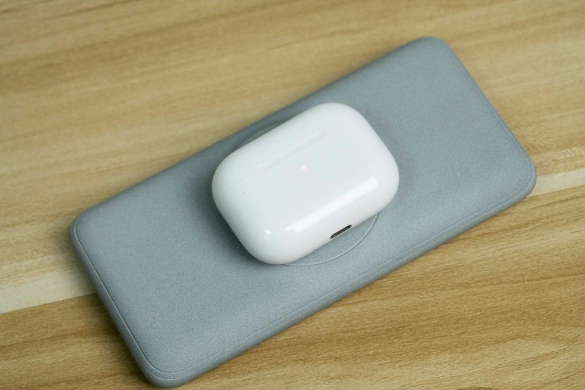 iphone12promax充电宝快充,iphone12pro磁吸无线充电宝评测