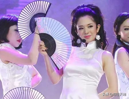 苍老师也爱足球，她多次为喜爱球队助威