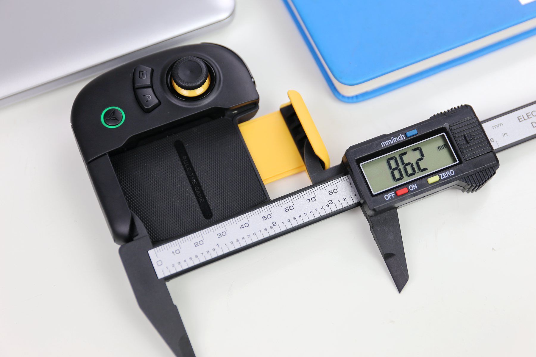 吃鸡用的游戏手柄使用的方法,用吃鸡手柄可以玩什么游戏