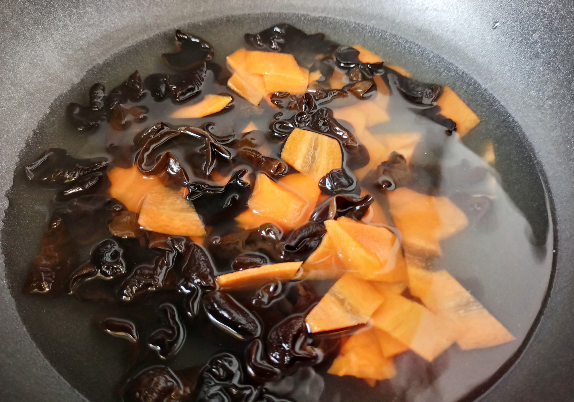 黑木耳怎么做才好吃配啥菜,黑木耳怎么做好吃家常做法