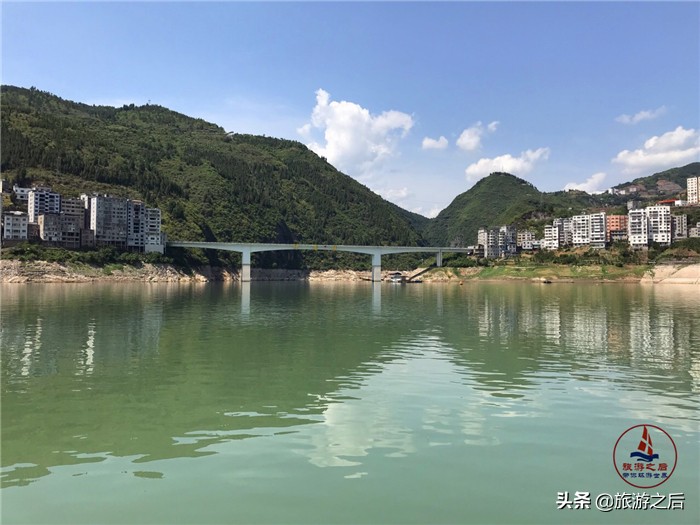 这里是“鄂西的明珠”，长江边的一条溪流，有种远离尘世的感觉