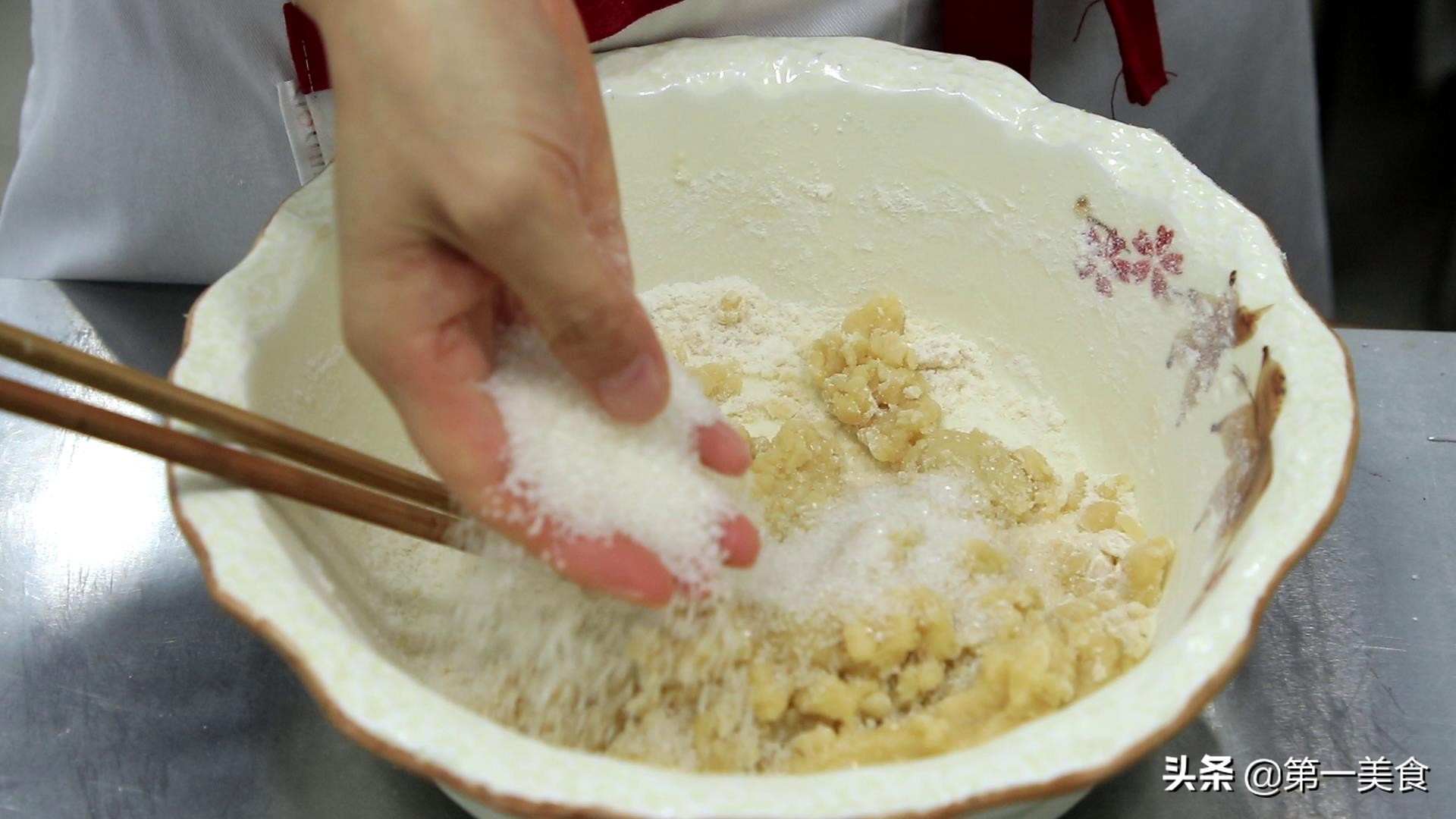 四姑想吃烧饼，小姑买来邮寄，阿飞：只要有烤箱，五步做成烧饼