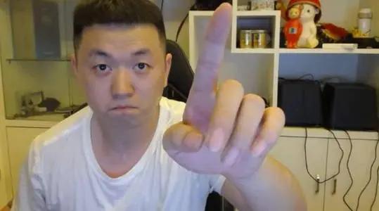 吐槽网红小潘潘,网红小潘潘和原版对比