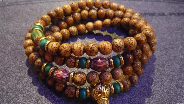 菩提根和星月菩提哪种有传世价值,星月菩提手串传世级