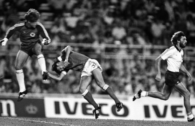 足球史上最恶劣的十大犯规,盘点看着都痛的画面