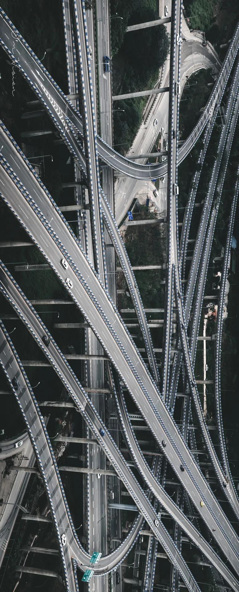 我们用25张图，去拆开8.2402万平方公里的重庆