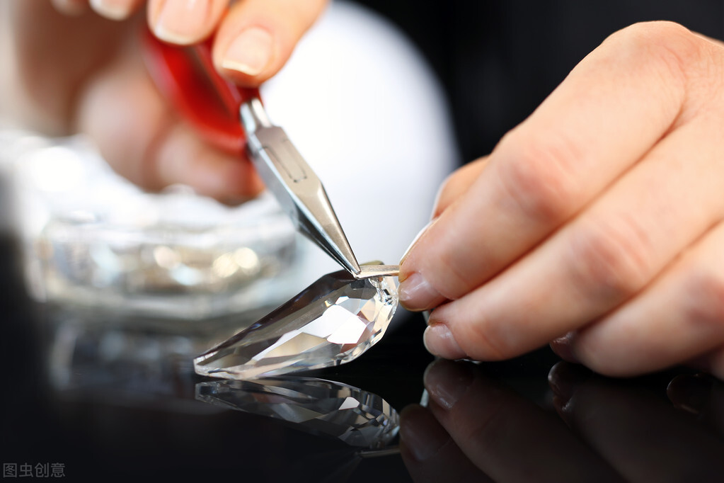 施华洛世奇的企业愿景,施华洛世奇的钻石是真的还是假的