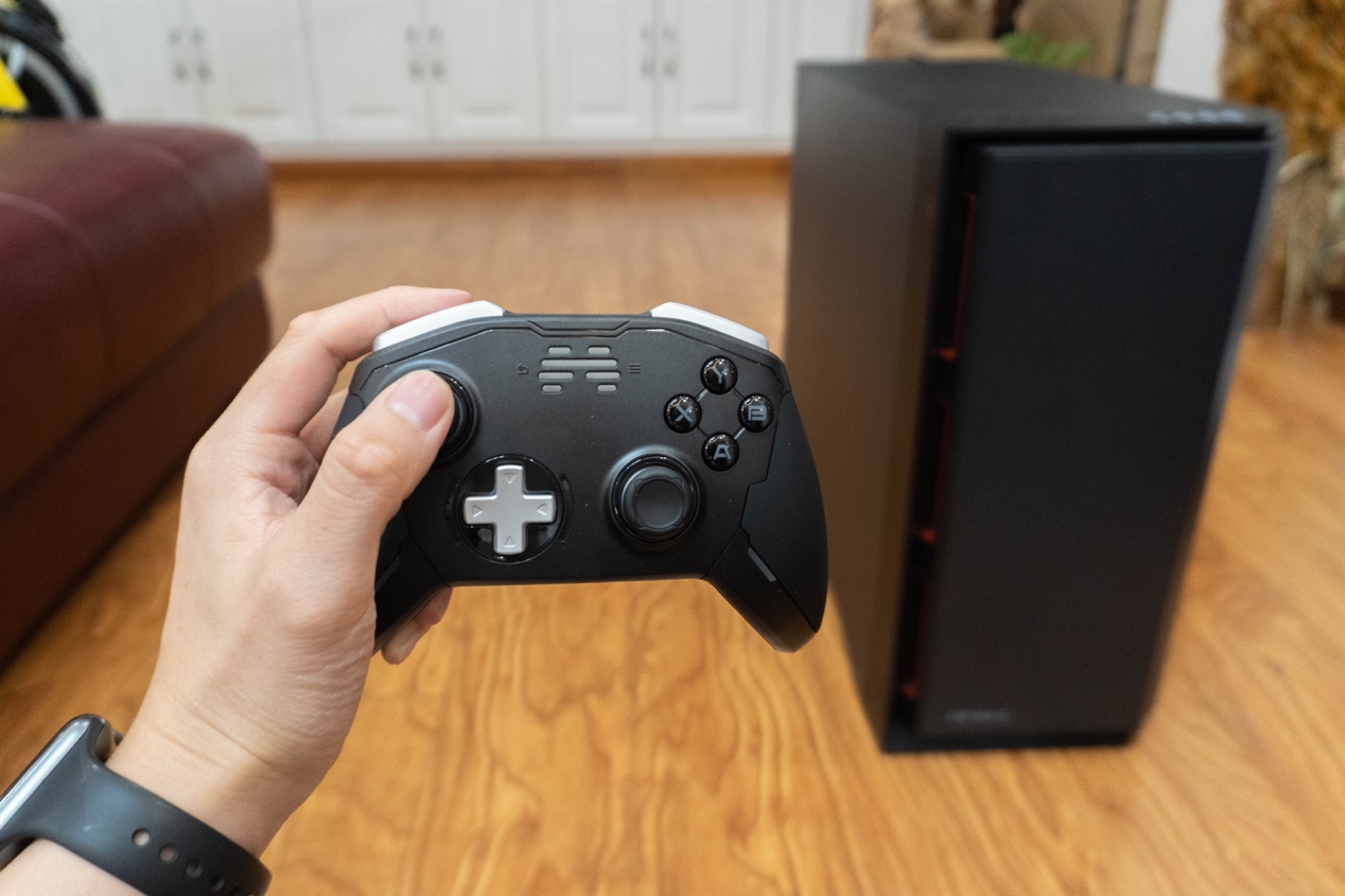 不负精英之名北通宙斯精英版手柄,北通宙斯精英手柄体感瞄准