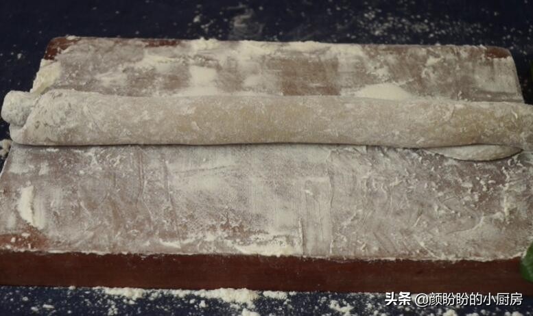 香蕉糯米糕做法简单非常好吃,香蕉糯米糕正宗做法