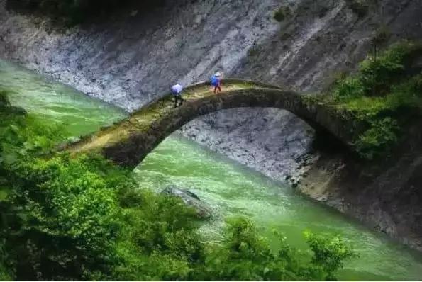 恩施，凭什么持续美哭全国，惊艳世界？