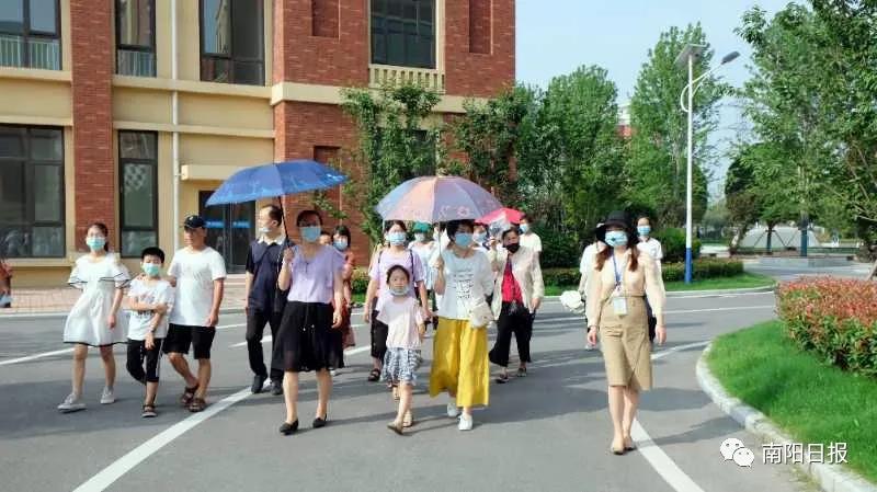 陪伴引领共同成长,南阳市第一完全学校全景校园