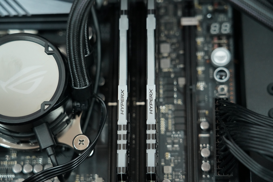 RGB真绚丽：HyperXDDR4RGB雷电流光系列骇客神条测评