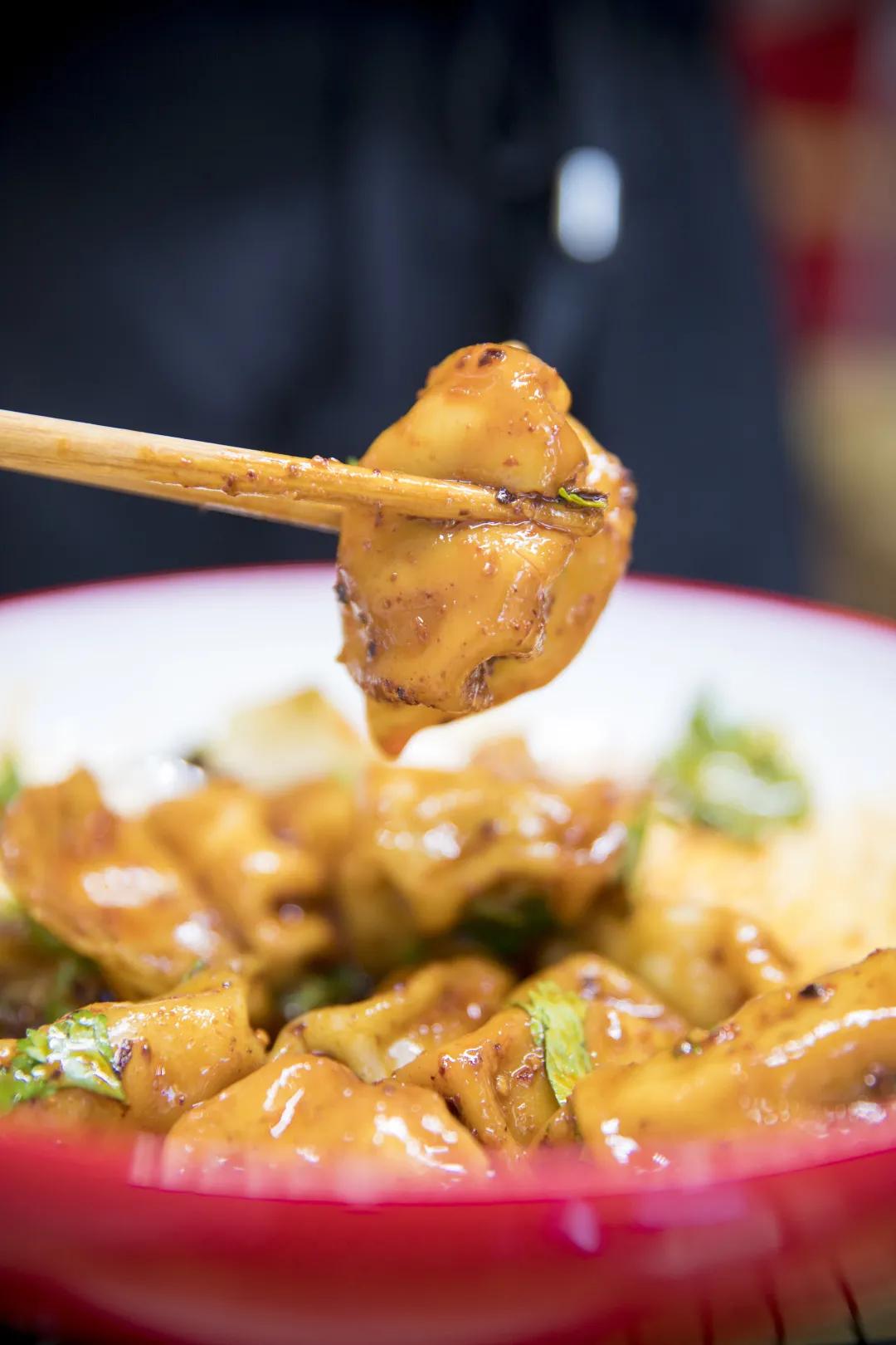 人均8元的奶茶店,人均8块的小吃