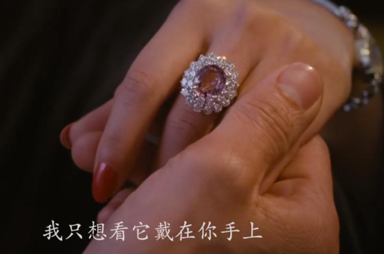 张爱玲写了三十年的短篇小说《色戒》，究竟有何精妙之处？