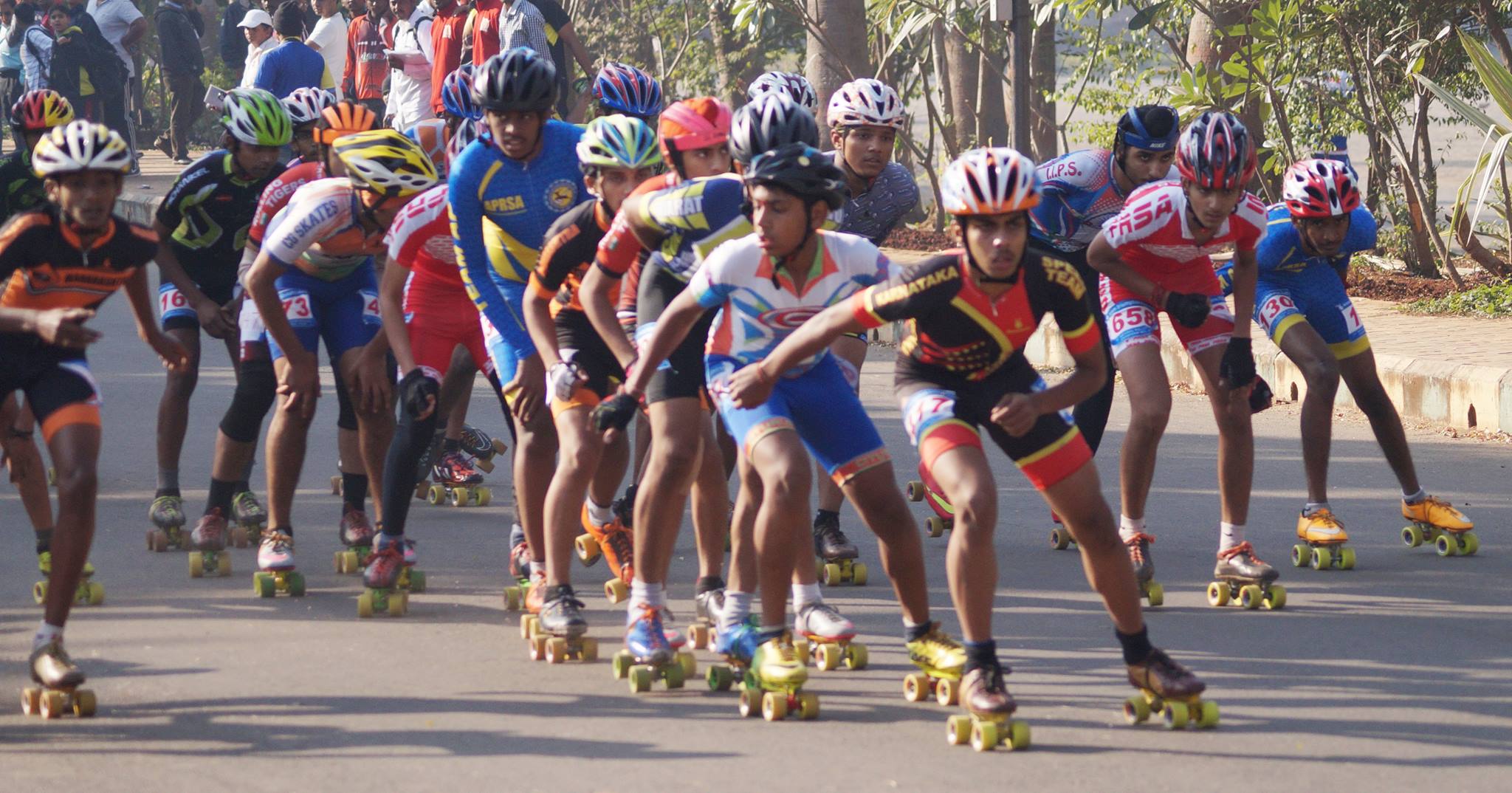 轮滑双排轮和单排轮区别,为什么双排轮滑更锻炼人