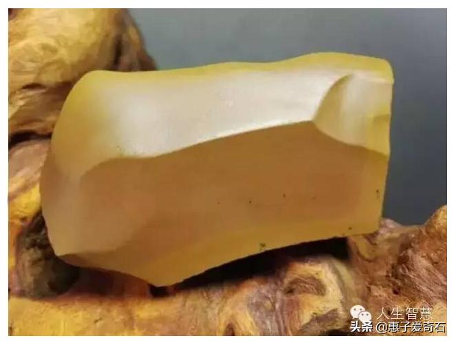 疆内观赏石,高价成交顶级带洞奇石