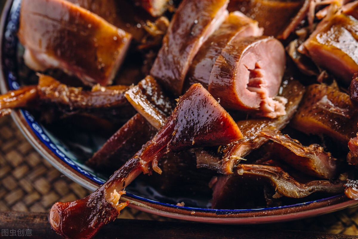 炒鸭子怎样去除鸭身上的腥味,熟鸭子如何去鸭腥味