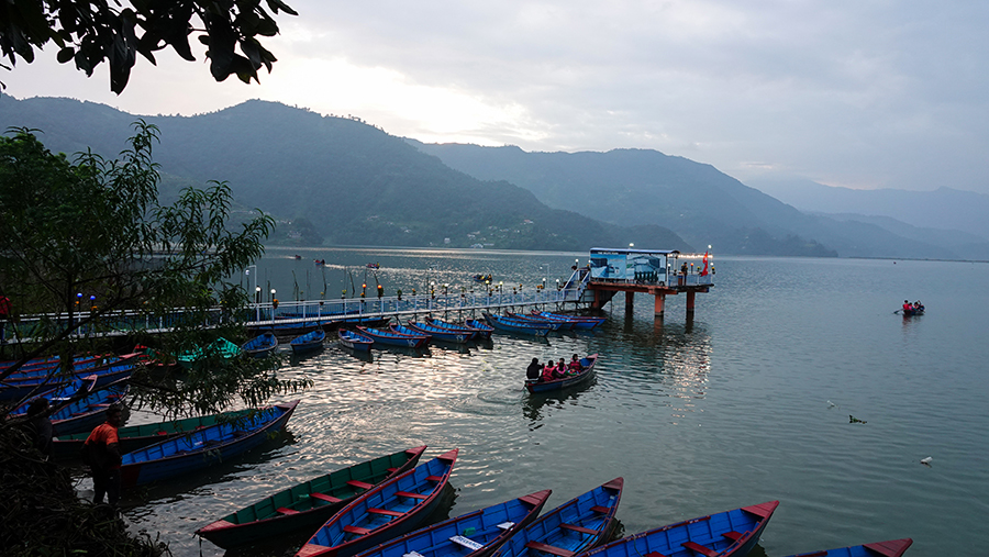 尼泊尔十堰,尼泊尔为什么这么穷