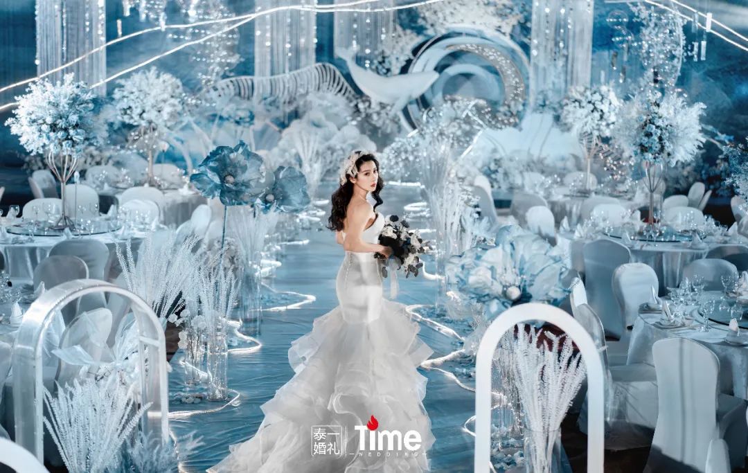 准新娘挑婚纱视频,教你选婚纱照