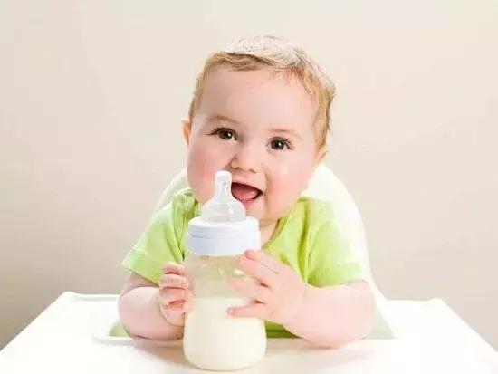 奶粉有很浓的奶香味正常吗,奶粉有奶腥味好还是奶香味好