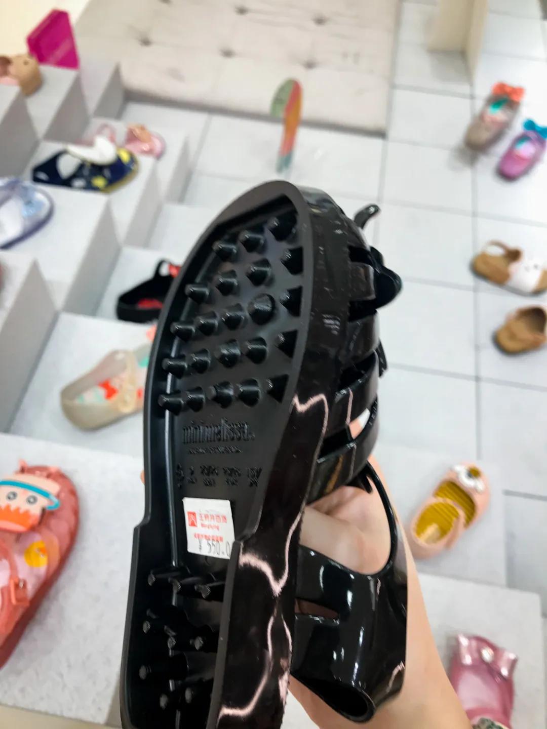 儿童穿哪种凉鞋比较好测评,关爱宝宝从脚开始