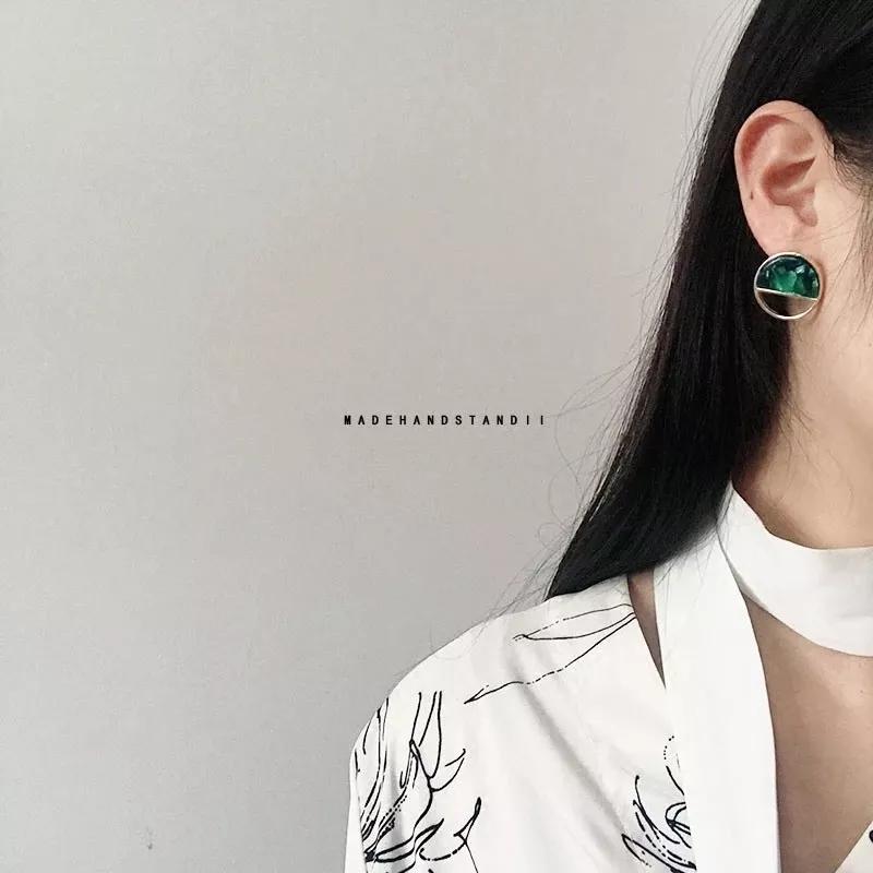 牛油果绿流行,牛油果绿跳色搭配款式