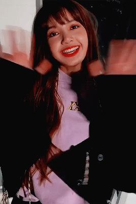 你笑起来真好看三个动作,你笑起来才是最好看的