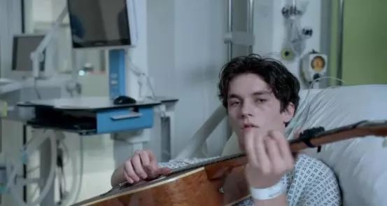 为这段「忘年恋」哭成狗