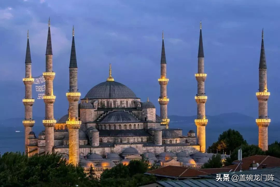 *疆新**往西，这片神奇的处女地，去一次相当环游大半个世界！