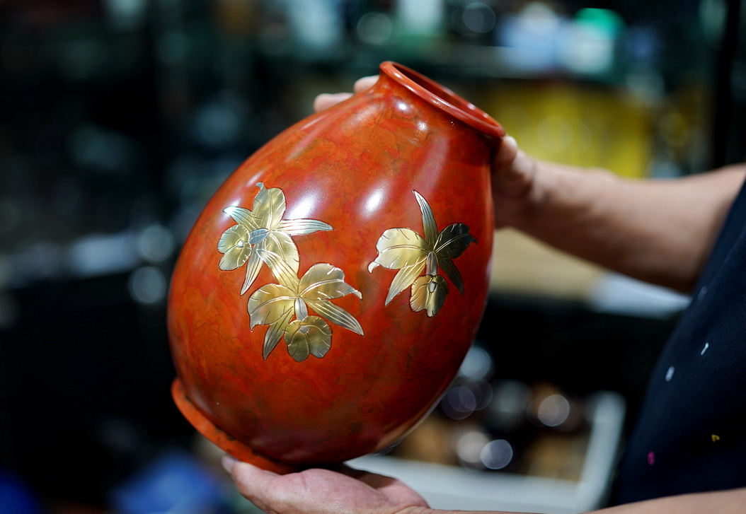 一篇10万+的文章，引出众人询问：你那卖日本瓷的朋友都有啥？