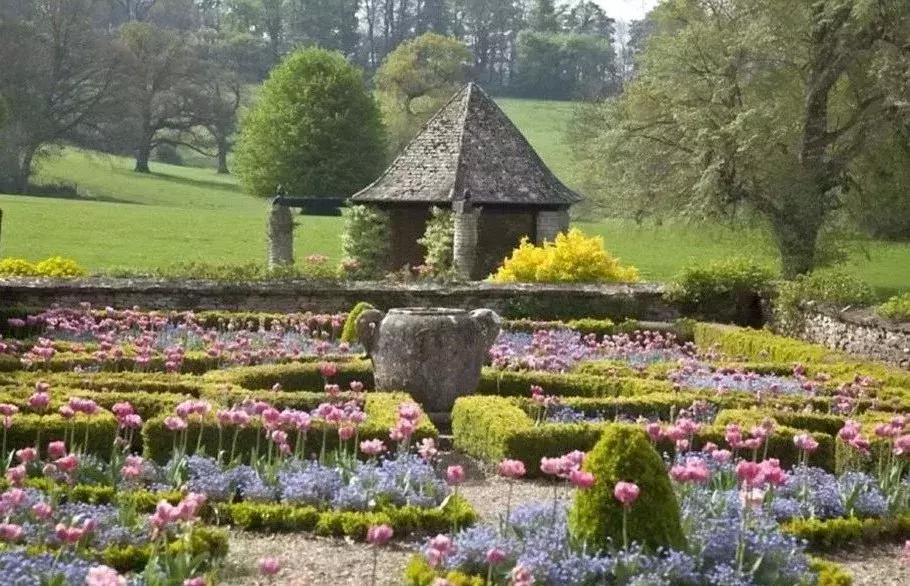 足球巨星c罗的别墅,梅西豪宅c罗豪宅