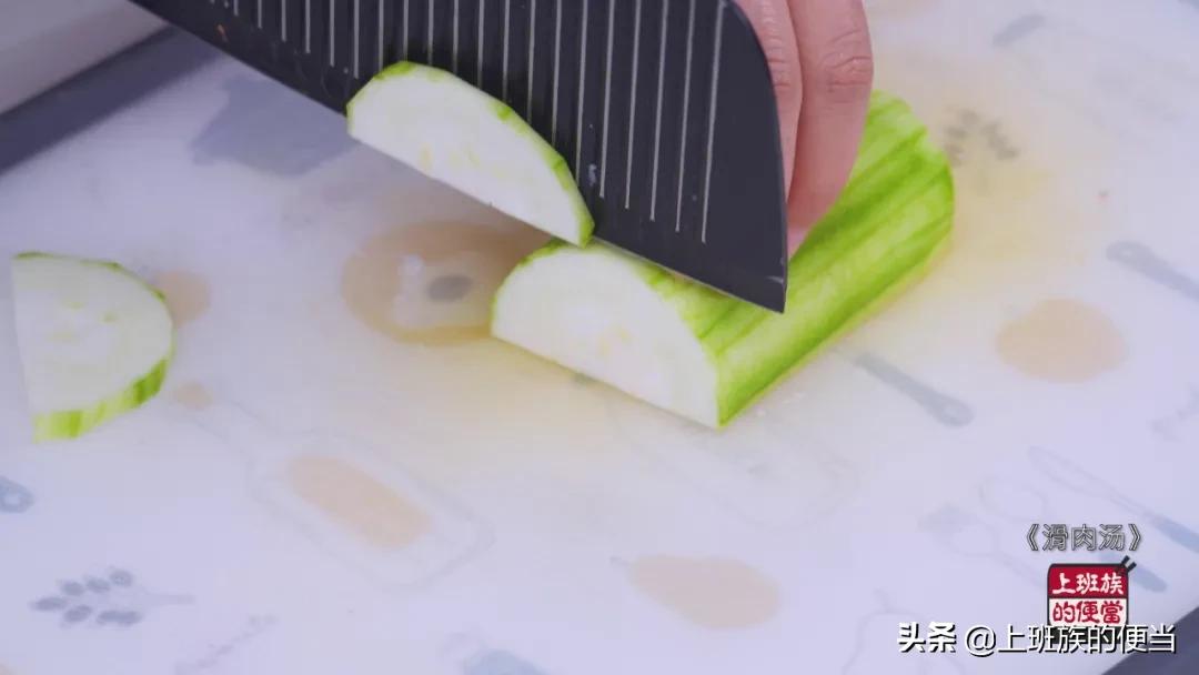 番茄水煮肉片怎样做又滑又嫩不辣,大厨教你做滑肉汤