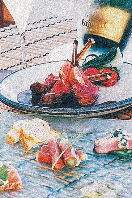 浜兘澶滄櫄绾冲噳,浜兘绾冲噳