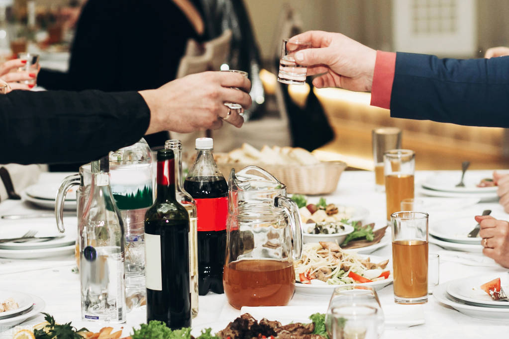 招待费扣除标准账务处理,业务招待费调整的账务处理