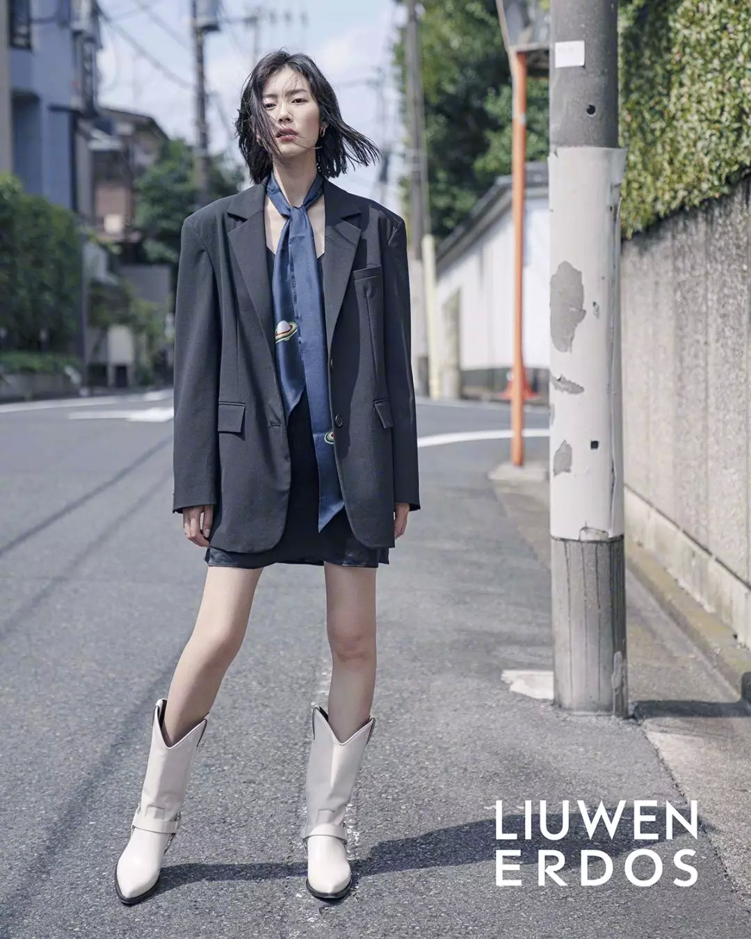 这种靴子长得这么丑又显腿短，可刘雯、泫雅却爱得要死