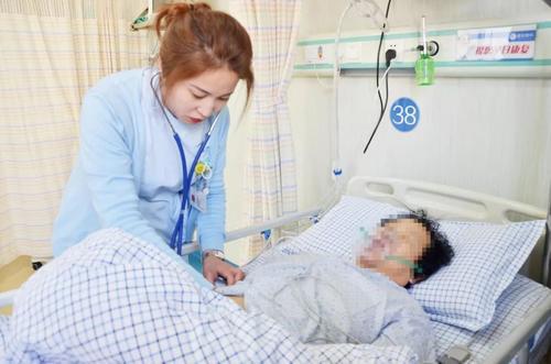 肚子像打雷的声音是怎么回事,为啥肚子发出砰砰砰的声音