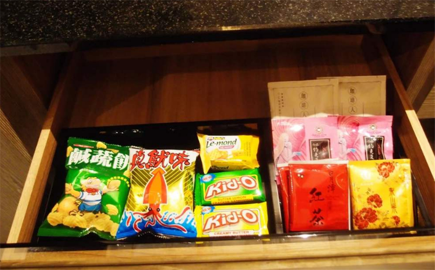 抽屉总是乱七八糟怎么收拾,抽屉下杂乱的东西怎么收纳