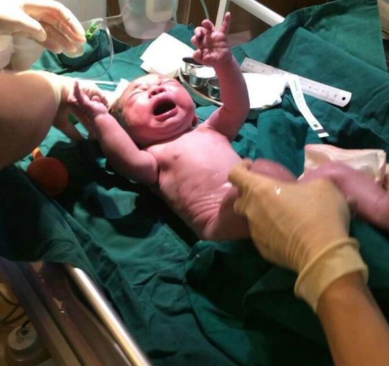 妈妈，等你老了我也帮你洗澡帮你擦身子帮你穿衣服｜给儿子的信