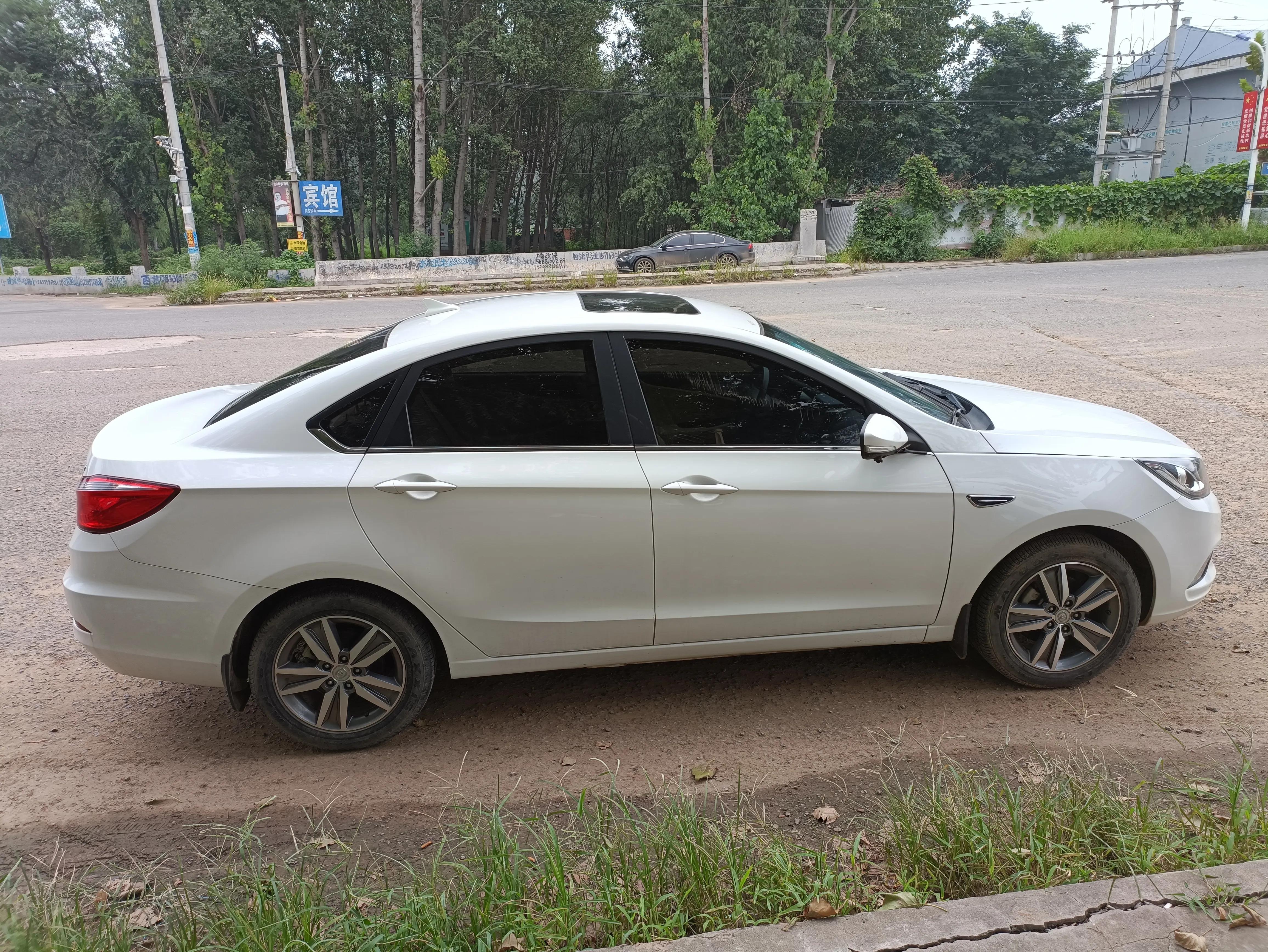 逸动和轩逸哪个乘坐空间大,逸动dct旗舰型乘坐感受