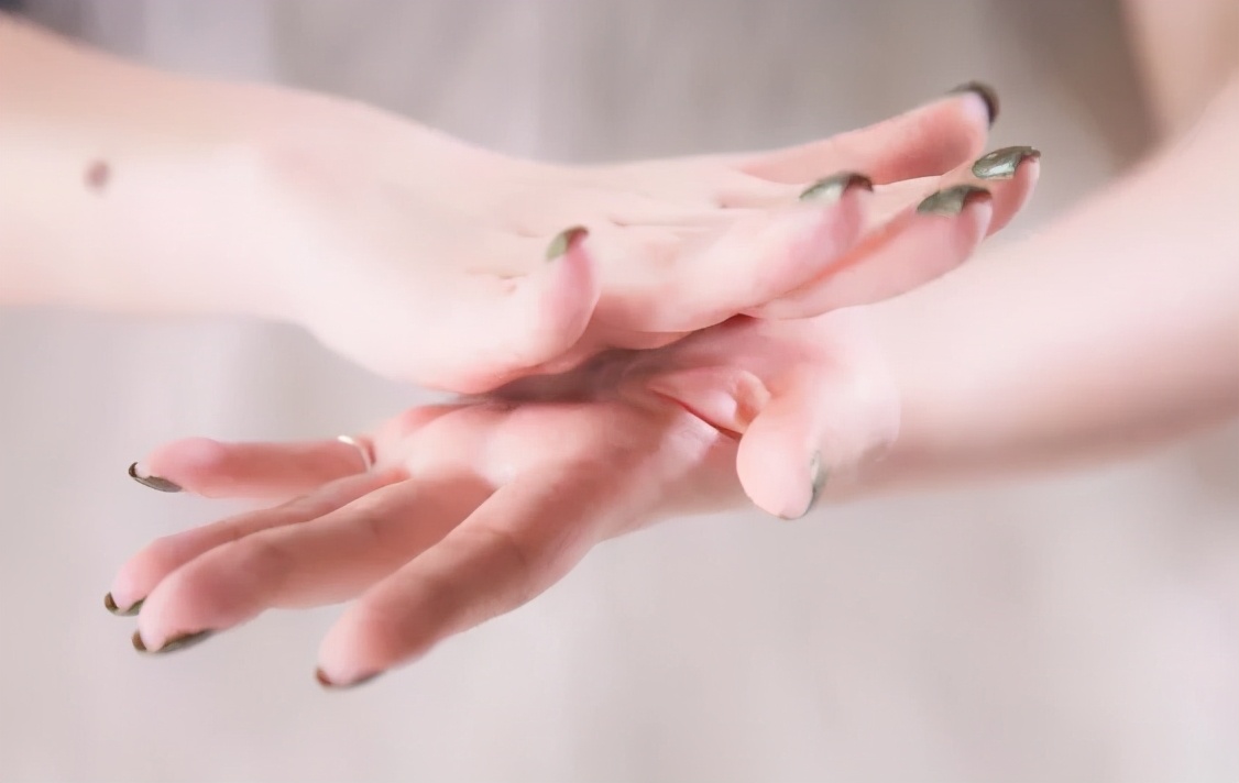 45岁眼部皱纹最有效去皱方法,缓解眼部皱纹黑眼圈用什么