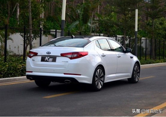 起亚k52016款2.0lhybridgls,起亚k52021款380gtline旗舰版