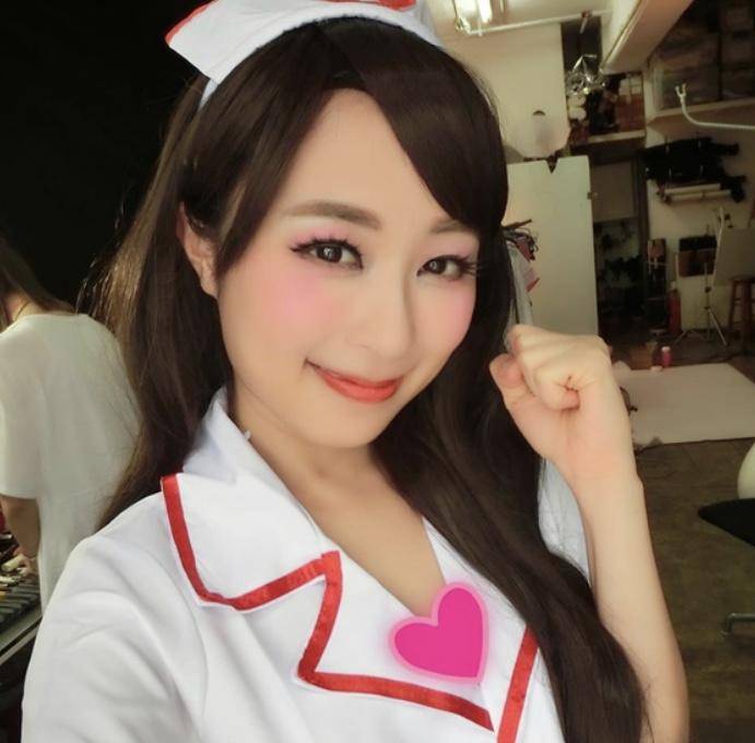 前TVB女星卖*人用成品**发家致富兼职做网红每月收入高达30万