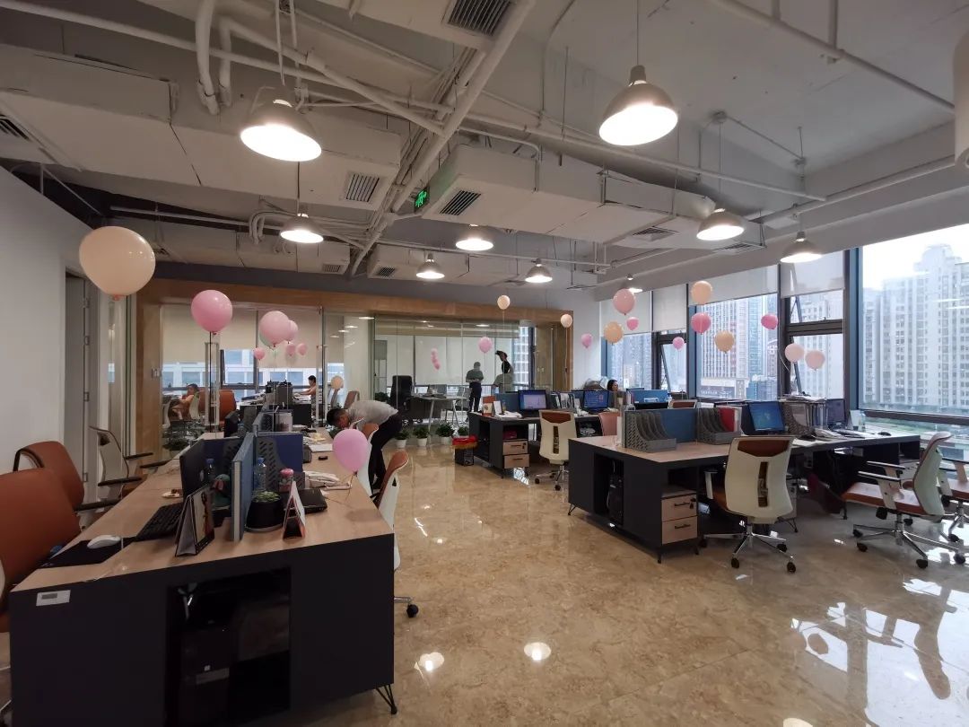 南昌市最近招聘会,南昌龙贝莱服饰有限公司