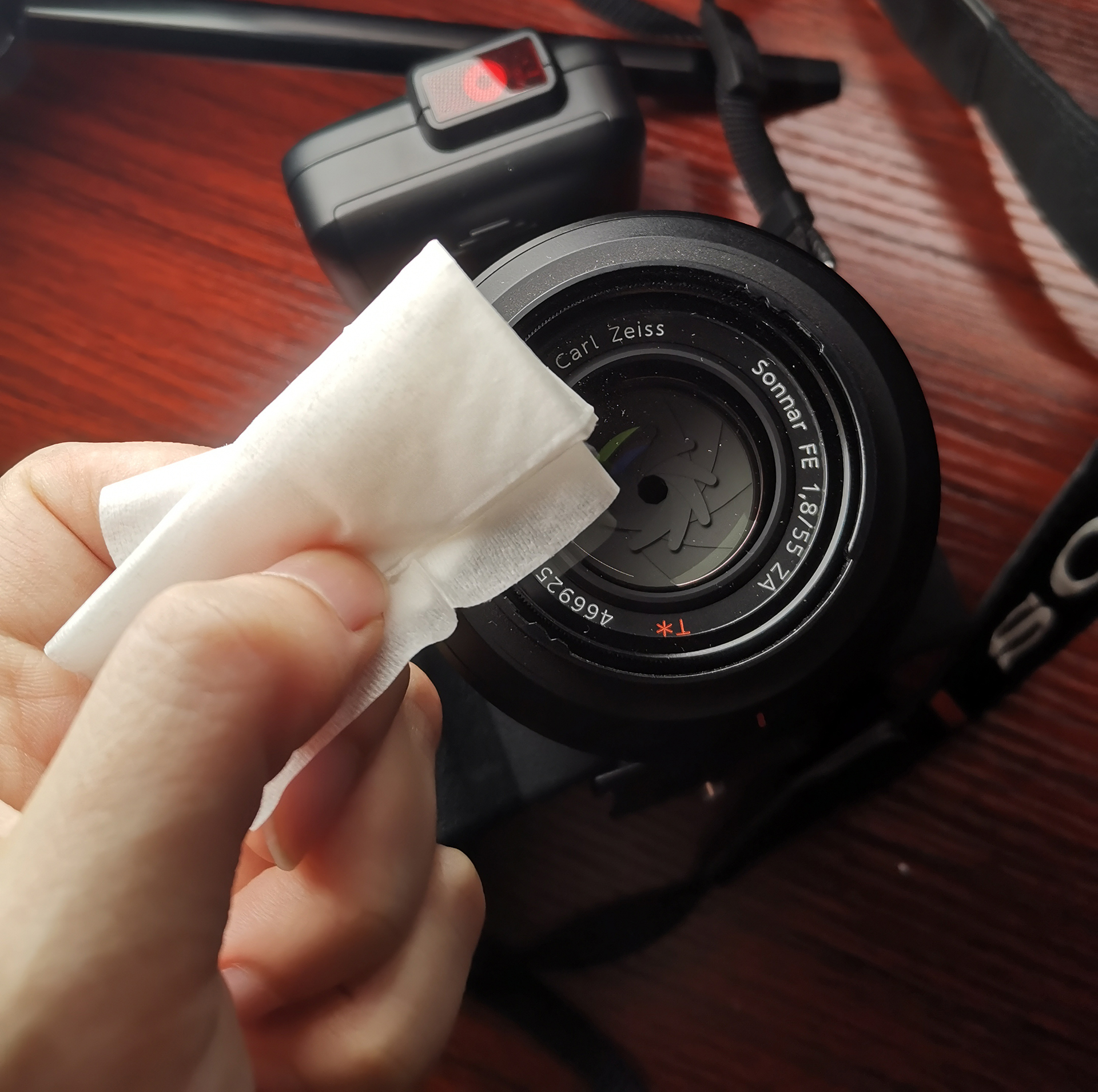 这套花费超过2W的桌面看起来是如此朴素