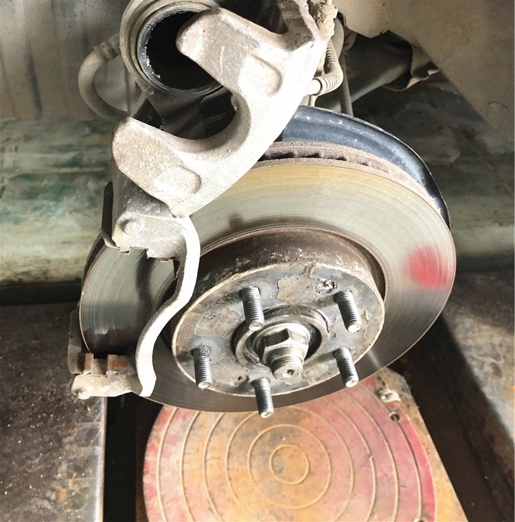 起亚福瑞迪刹车油在哪里,起亚福瑞迪保养灯怎么归零