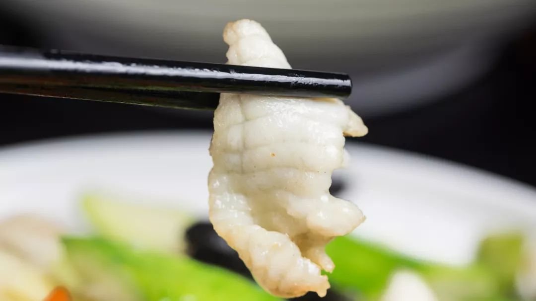 宝安人的顺德饭堂，生蚝用木桶蒸，还加黑松露