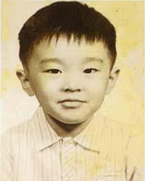 57岁周星驰历经4段感情，罗慧娟对他影响最为深，莫文蔚不计前嫌